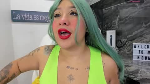 Danika online show from November 18, 2025, 11:03 am