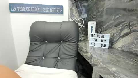 Snapshot of miss_danika chatting on April 30, 2026, 11:05 am Danika online show from April 30, 2026, 11:05 am