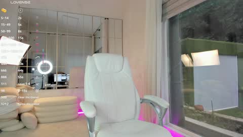 miss_diamond__ online show from November 7, 2025, 8:03 am