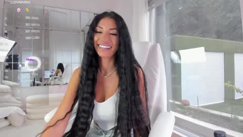 miss_diamond__ online show from November 26, 2025, 8:04 am