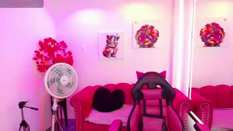 Snapshot of miss_dolly1 chatting on May 9, 2026, 12:21 pm Melanie online show from May 9, 2026, 12:21 pm