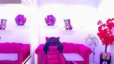 Snapshot of miss_dolly1 chatting on July 4, 2026, 12:33 pm Melanie online show from July 4, 2026, 12:33 pm