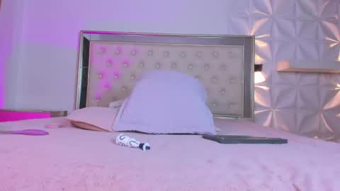 Snapshot of miss_emilystar chatting on June 11, 2026, 12:32 am miss_emilystar online show from June 11, 2026, 12:32 am