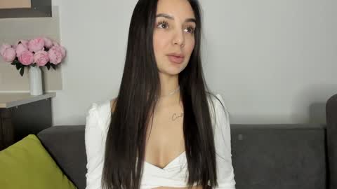 Emily online show from December 25, 2024, 1:41 pm