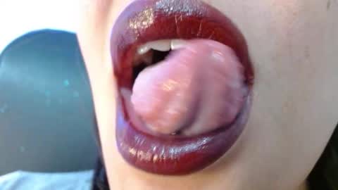 Miss Evoleth online show from January 19, 2026, 10:08 am