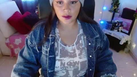 Miss Evoleth online show from April 19, 2026, 6:43 pm