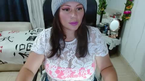 Snapshot of miss_evoleth2 chatting on May 3, 2026, 12:27 am Miss Evoleth online show from May 3, 2026, 12:27 am