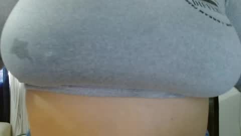 Snapshot of miss_evoleth2 chatting on May 3, 2026, 12:33 pm Miss Evoleth online show from May 3, 2026, 12:33 pm