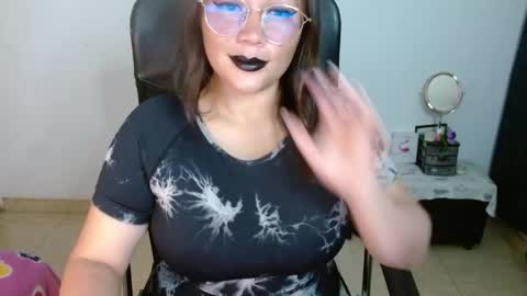 Snapshot of miss_evoleth2 chatting on June 7, 2026, 5:00 am Miss Evoleth online show from June 7, 2026, 5:00 am