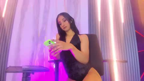 miss_isa19 online show from June 22, 2026, 1:08 pm