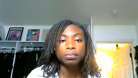 Miss Ivory online show from April 19, 2026, 12:00 am