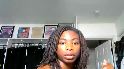 Miss Ivory online show from April 19, 2026, 8:22 pm