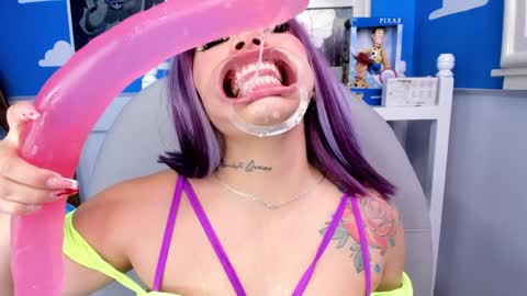 Snapshot of miss_keisi chatting on January 3, 2025, 9:05 pm Keisi online show from January 3, 2025, 9:05 pm