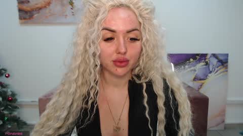 miss_kiten online show from February 2, 2025, 11:42 pm