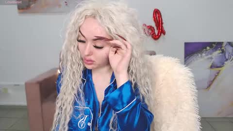 miss_kiten online show from February 15, 2025, 8:11 pm