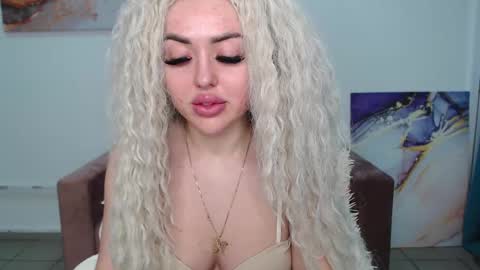 miss_kiten online show from March 3, 2025, 12:37 pm