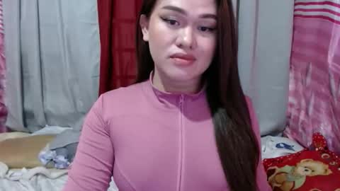 miss_leah07 online show from March 5, 2026, 8:32 am