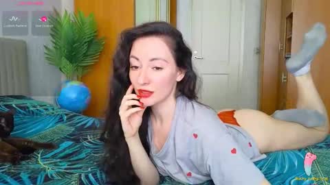 Snapshot of miss_leee chatting on October 1, 2025, 9:59 am Laura online show from October 1, 2025, 9:59 am