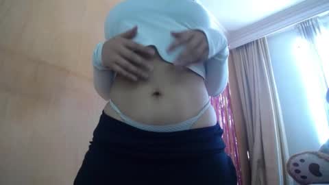 lilieth  online show from February 15, 2025, 5:17 pm