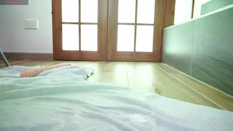 miss_lucyla online show from January 3, 2025, 2:08 pm