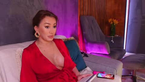 miss_m online show from April 1, 2026, 5:54 pm