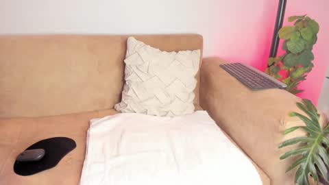 Alejandra  online show from November 28, 2025, 1:08 am