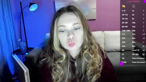 Olly online show from October 30, 2025, 4:08 pm