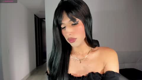 Snapshot of miss_myers chatting on February 28, 2025, 10:17 pm Goddess Myers thumb up is important for me kisses online show from February 28, 2025, 10:17 pm