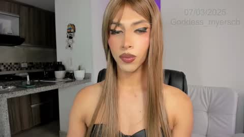 Snapshot of miss_myers chatting on March 7, 2025, 12:34 pm Goddess Myers thumb up is important for me kisses online show from March 7, 2025, 12:34 pm