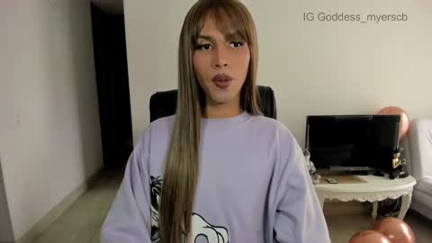 Snapshot of miss_myers chatting on September 30, 2025, 2:22 pm Goddess Myers thumb up is important for me kisses online show from September 30, 2025, 2:22 pm