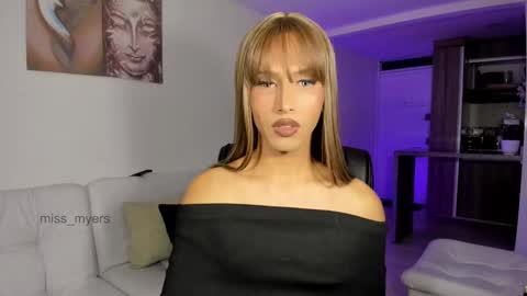 Snapshot of miss_myers chatting on October 30, 2025, 10:54 pm Goddess Myers thumb up is important for me kisses online show from October 30, 2025, 10:54 pm