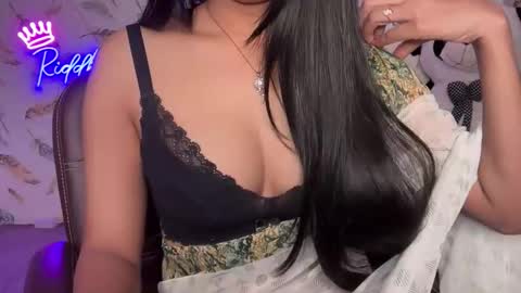 miss_queen99 online show from January 10, 2026, 7:21 am