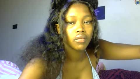 miss_sexyyy online show from October 15, 2025, 2:06 pm