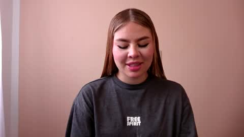 Snapshot of miss_sophie1 chatting on June 30, 2026, 5:25 pm sophi 3 online show from June 30, 2026, 5:25 pm
