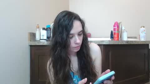 Bella online show from January 19, 2025, 10:49 pm