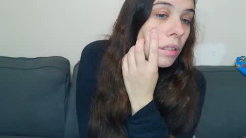 Bella online show from September 19, 2025, 2:29 pm