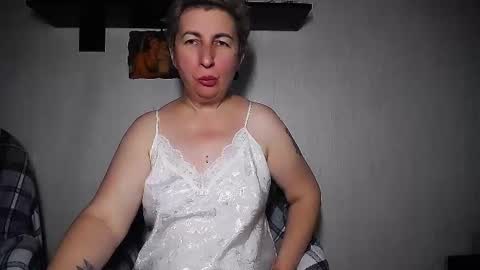 Snapshot of miss_tasha_kom chatting on September 21, 2025, 8:49 am miss_tasha_kom online show from September 21, 2025, 8:49 am