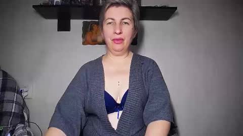 Snapshot of miss_tasha_kom chatting on October 4, 2025, 8:45 am miss_tasha_kom online show from October 4, 2025, 8:45 am