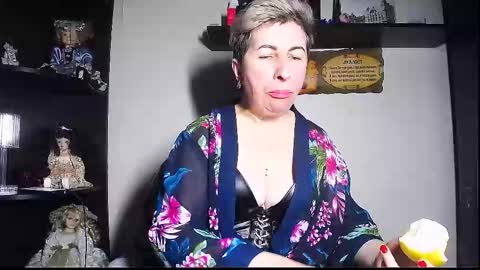 miss_tasha_kom online show from November 9, 2025, 9:18 am