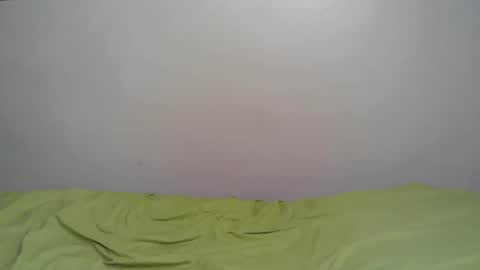 miss_ug online show from September 17, 2025, 9:22 am