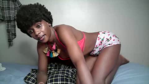 miss_ug online show from October 30, 2025, 10:49 am