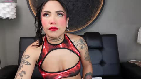 Vaiolette online show from May 25, 2026, 11:05 am