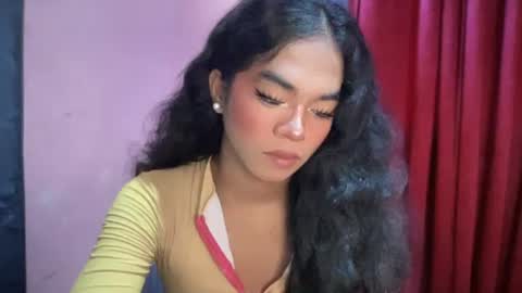 Snapshot of miss_veron_xoxo chatting on November 24, 2025, 5:29 am miss_veron_xoxo online show from November 24, 2025, 5:29 am