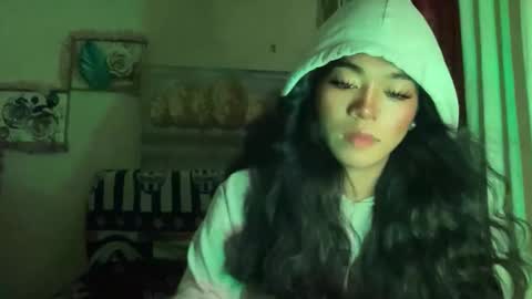 Snapshot of miss_veron_xoxo chatting on November 29, 2025, 6:11 pm miss_veron_xoxo online show from November 29, 2025, 6:11 pm