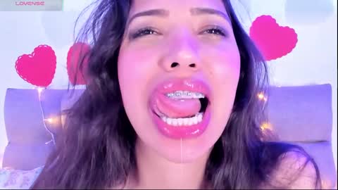 Snapshot of miss_veronica2 chatting on February 12, 2025, 2:43 pm Miss Veronica online show from February 12, 2025, 2:43 pm