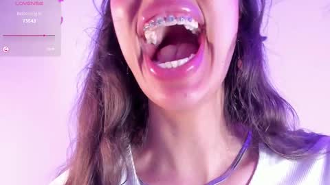 Snapshot of miss_veronica2 chatting on February 24, 2025, 6:47 pm Miss Veronica online show from February 24, 2025, 6:47 pm