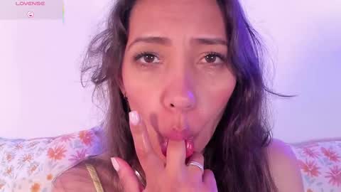 Snapshot of miss_veronica2 chatting on March 5, 2025, 3:18 pm Miss Veronica online show from March 5, 2025, 3:18 pm