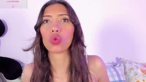 Snapshot of miss_veronica2 chatting on March 6, 2025, 12:19 pm Miss Veronica online show from March 6, 2025, 12:19 pm