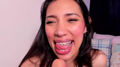 Snapshot of miss_veronica2 chatting on November 28, 2025, 1:47 pm Miss Veronica online show from November 28, 2025, 1:47 pm