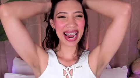 Snapshot of miss_veronica2 chatting on May 25, 2026, 1:06 pm Miss Veronica online show from May 25, 2026, 1:06 pm